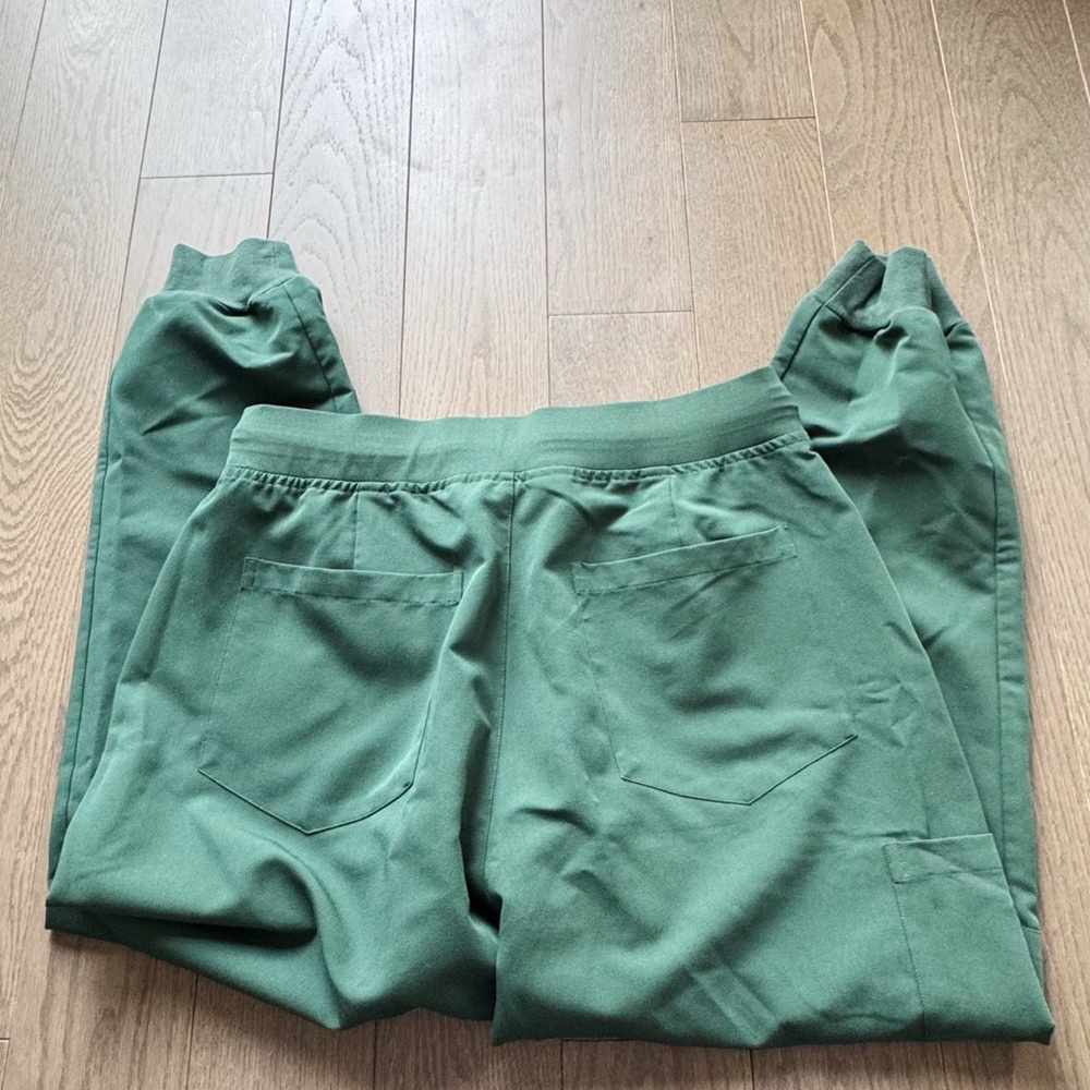 GREEN MANDALA SCRUBS JOGGERS